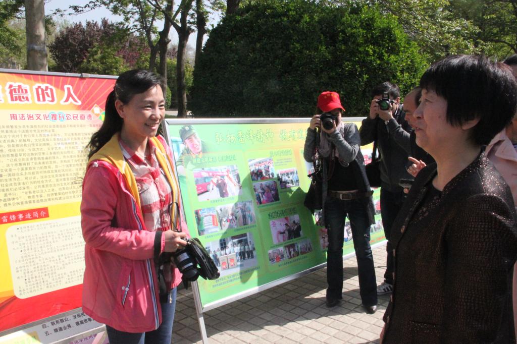 我校大学生志愿者参加省会文明交通志愿服务活